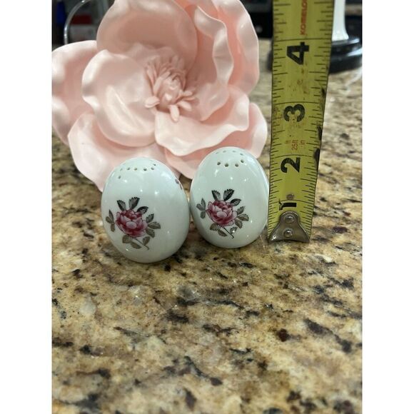 Vintage Egg Shape Rose Salt and Pepper Shakers Set Floral Pattern Silver - Picture 13 of 14
